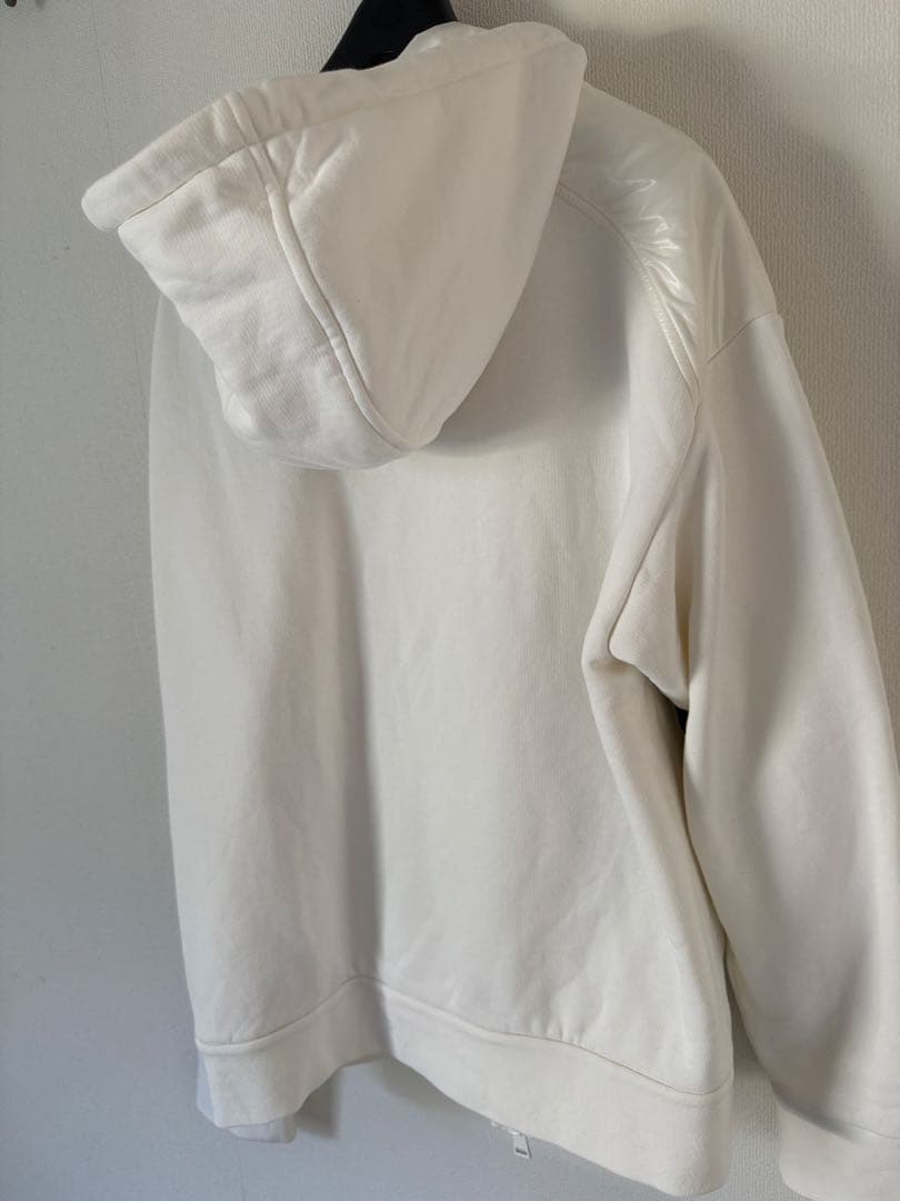 MONCLER ホワイト パーカー フード付き