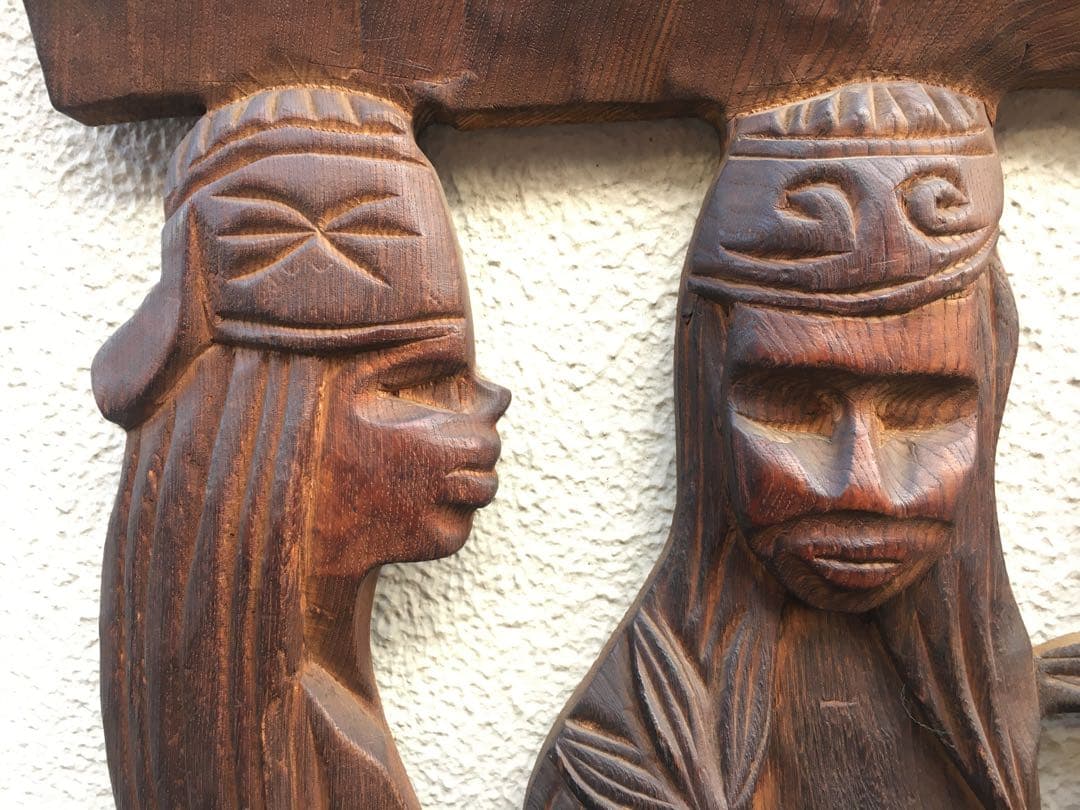 やっかい猫様　レトロ　木彫　壁かけ