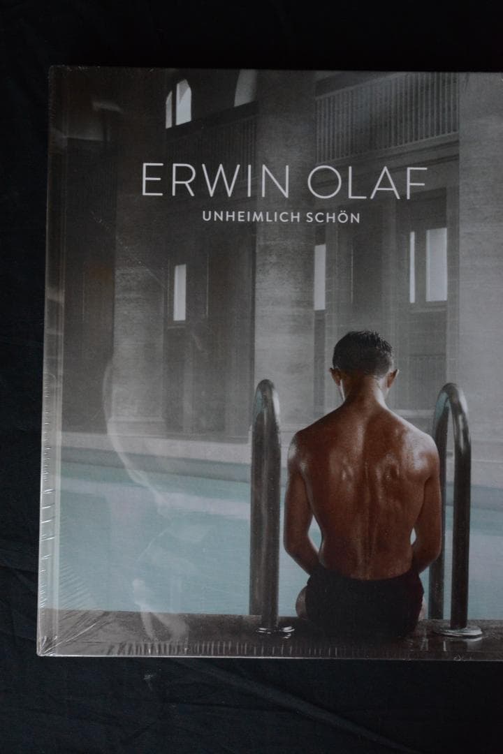 【Erwin Olaf:Unheimlch Schon】シュウリンク包装未開封品