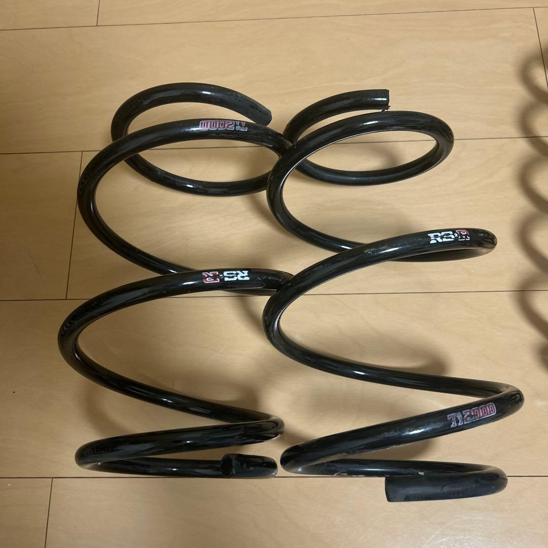 プリウスZVW55 ダウンサス(RSR Ti2000）