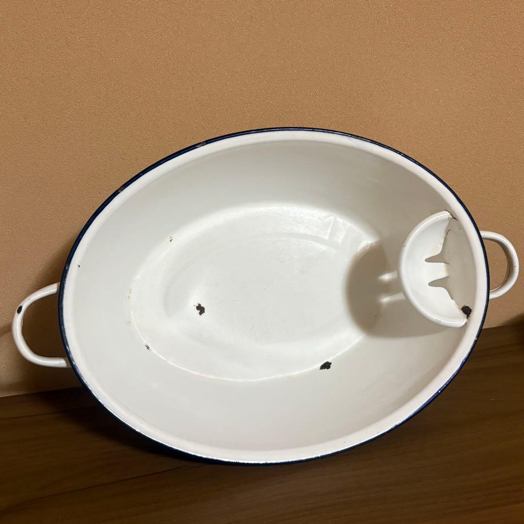 アンティーク　ホーロー　ウォッシュタブ（石鹸置き付き）