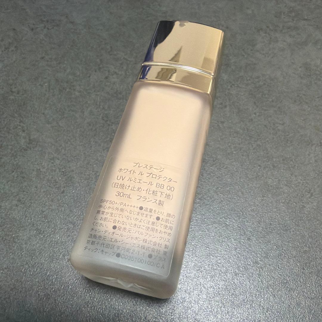 Dior プレステージ　ホワイト ル プロテクター UV ルミエール BB 00