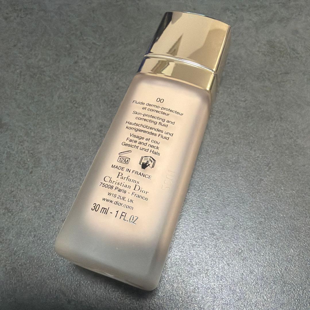 Dior プレステージ　ホワイト ル プロテクター UV ルミエール BB 00