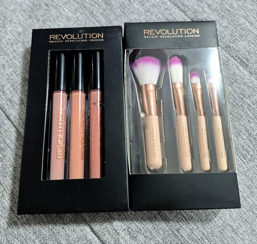 メイクアップレボリューション⭐7点セット⭐パレット　アイシャドウ　リップ　ブラシ
