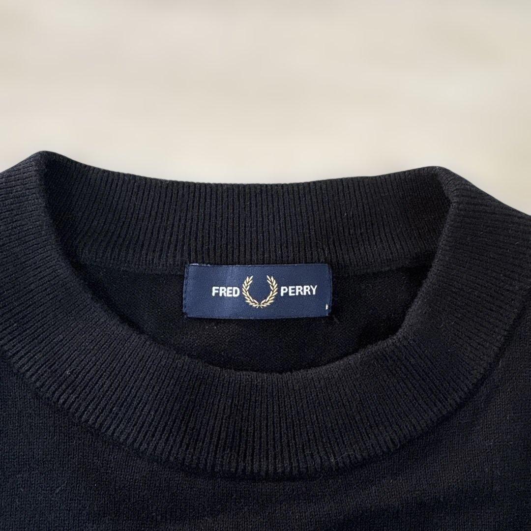 FRED PERRY ブラック クルーネックニット
