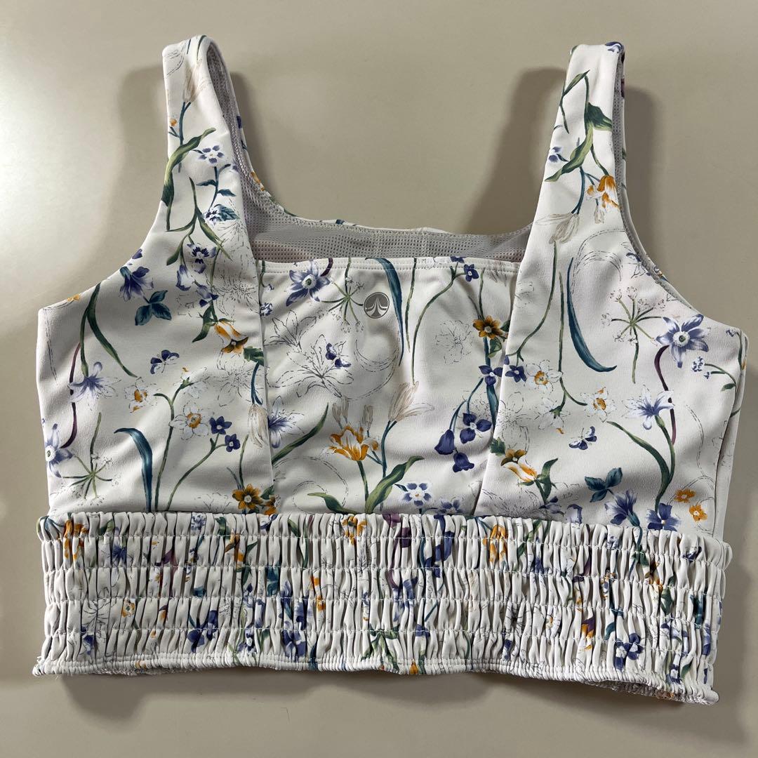 スカーラ　ボタニカルシャーリングブラトップ＆レギンス　ホワイトM