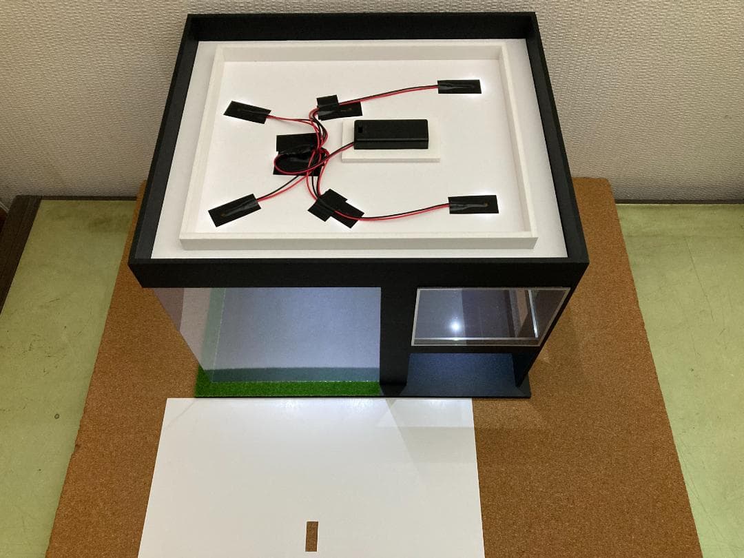 モデルカー用ジオラマ：1/24 ショールーム＆ガレージⅣ／希少モデル！