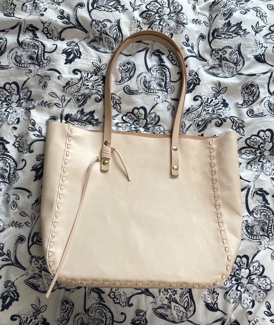 夏 即購入大歓迎さん専用 ヌメ革 レース縫い肩掛けトートバック（特大）