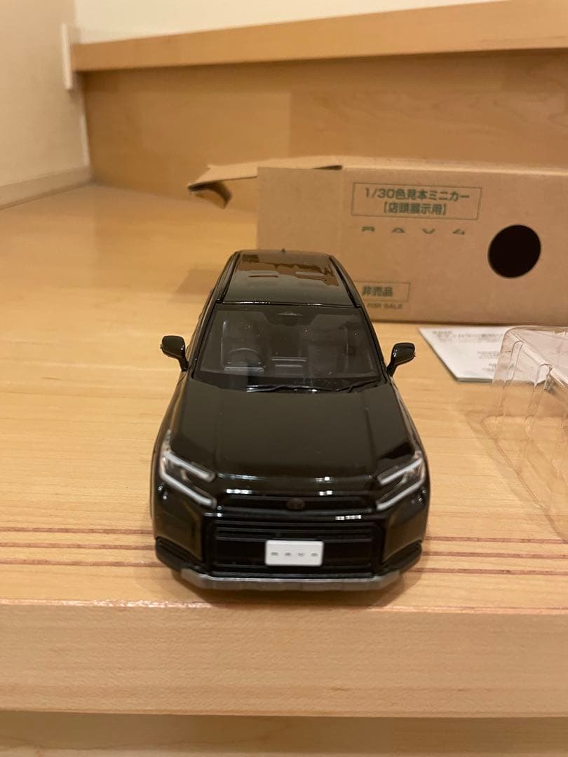 トヨタ新型RAV4カラーサンプル非売品