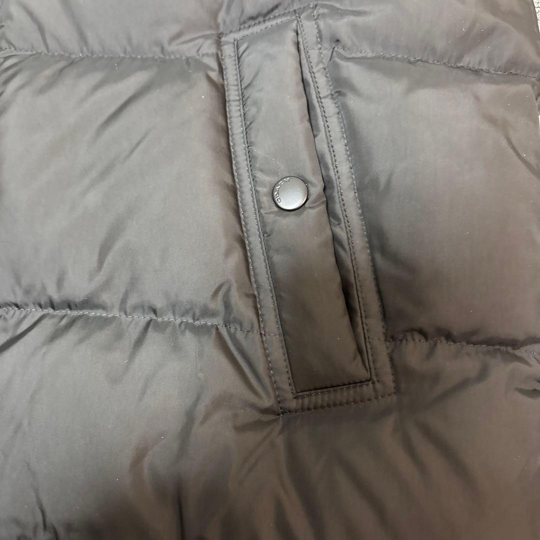 [美品]コーチ　ロゴ入りダウンベスト