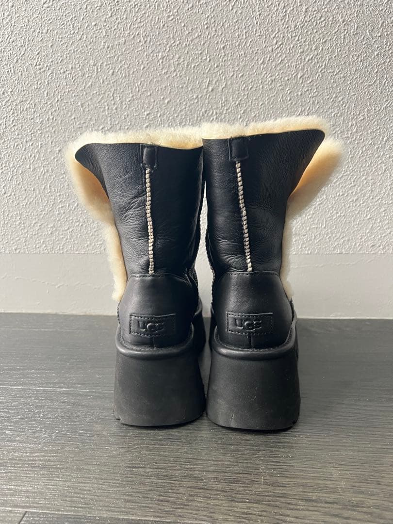靴 UGG 2025AW ESMEE LEATHER BOOT