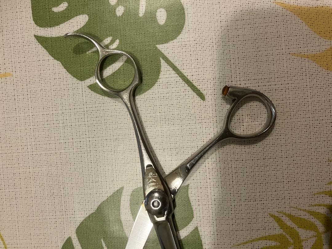 プロ専用　魔法のハサミ　ナルトシザー6インチ