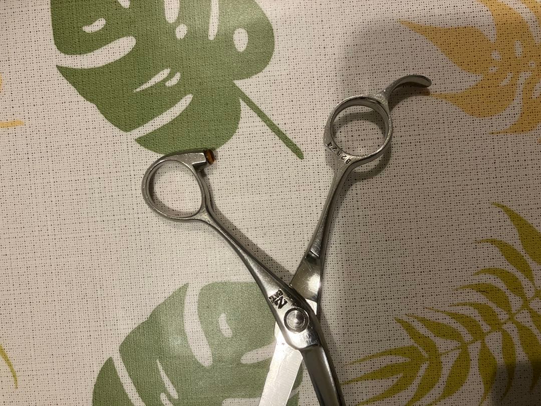 プロ専用　魔法のハサミ　ナルトシザー6インチ