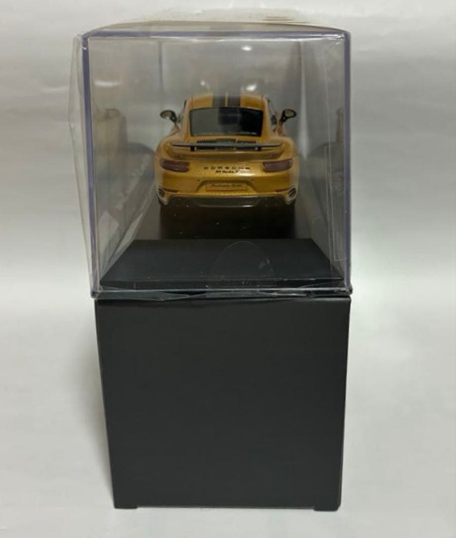 ポルシェ 911 ターボ S ミニカー（ゴールド）