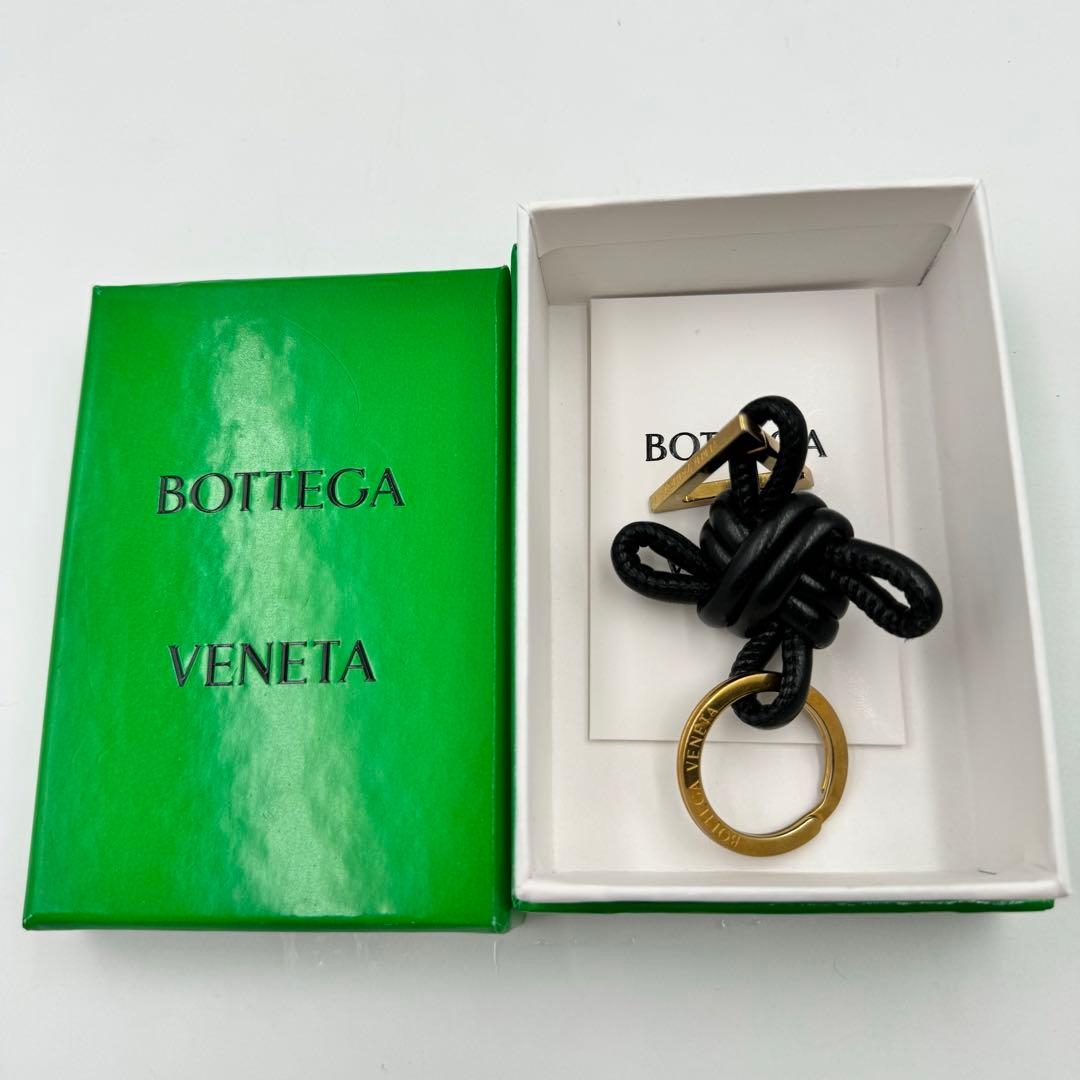 専用✨現行　BOTTEGA VENETA キーリング　黒色　ゴールド　保存箱付き