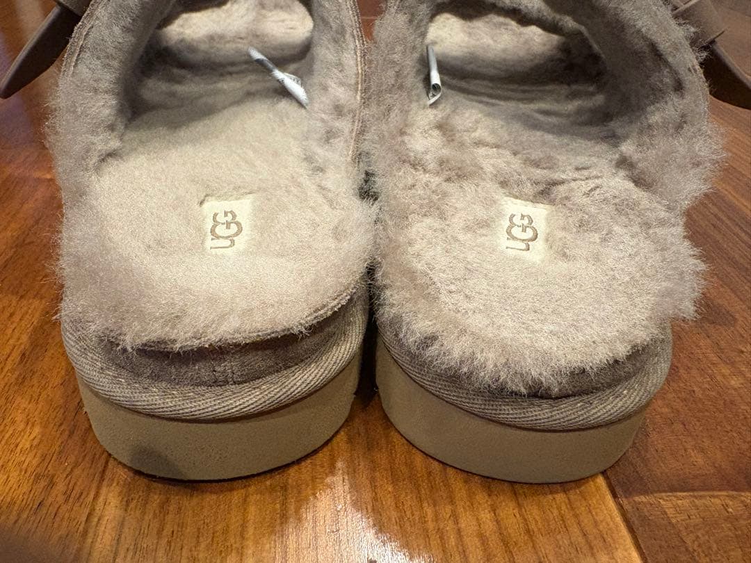 UGG / アグ W GREENPORT STRAP SLIDE サンダル