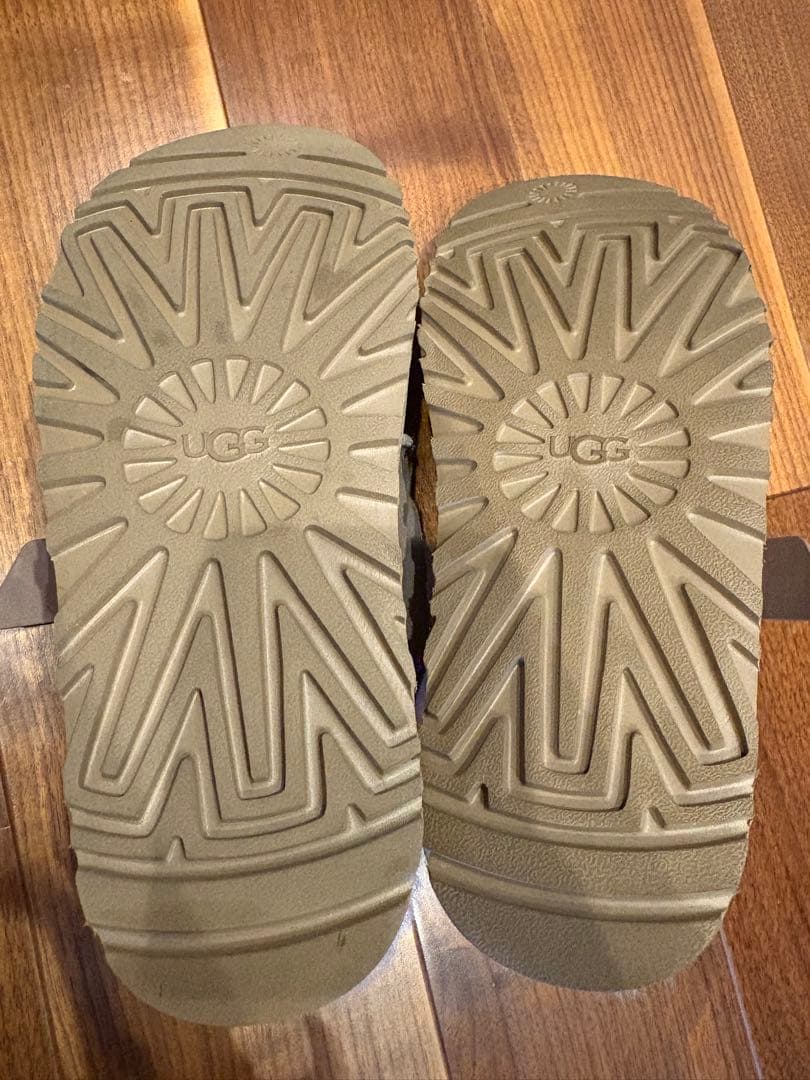 UGG / アグ W GREENPORT STRAP SLIDE サンダル