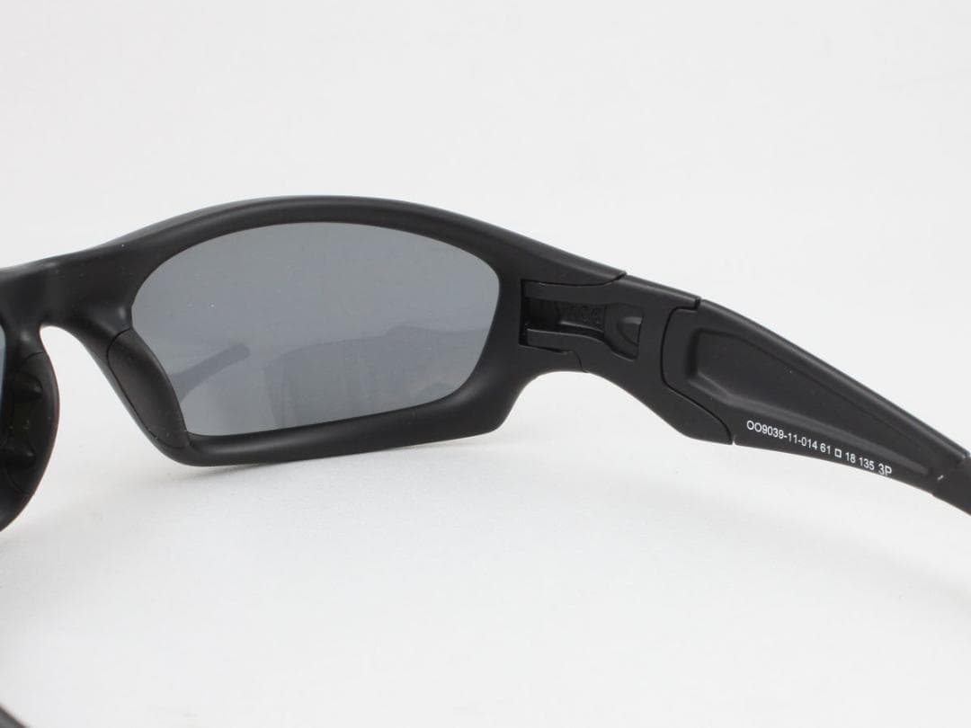 オークリー OO9039-11-014 ストレートジャケット サングラス io