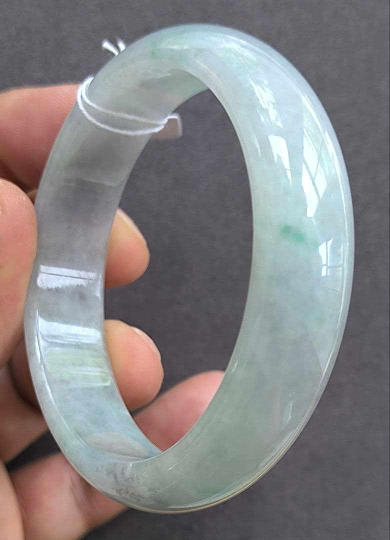 【日本鑑別書付:冰种（氷種）】アイス本翡翠のバングル（内径59ミリ弱）6335