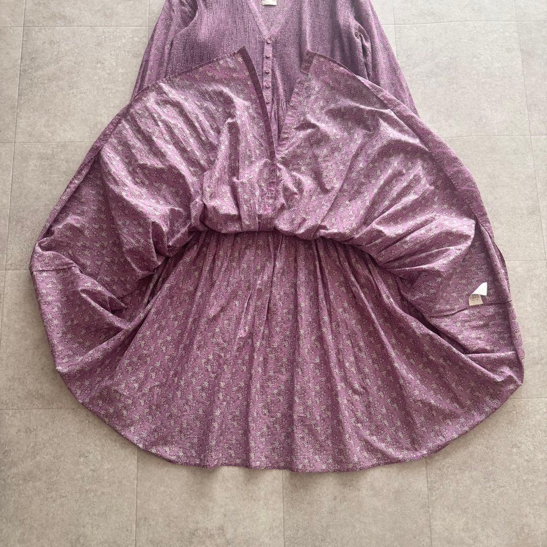 メゾンドソイル　ロングワンピース　ピンタック　花柄　2　Vネック　紫　インド製