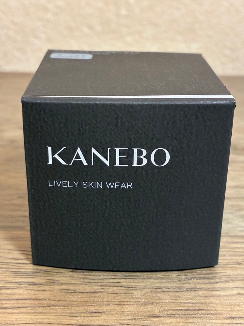 KANEBO LIVELY SKIN WEAR オークルＥ30g