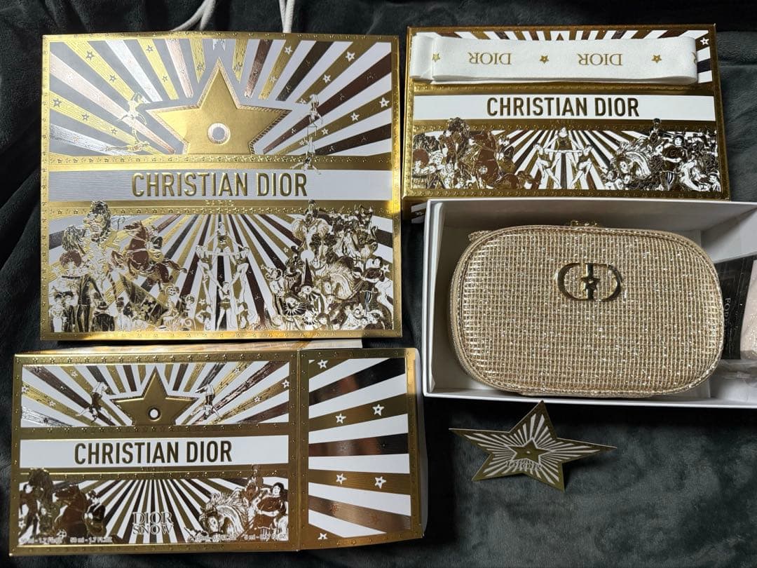 Dior スノーエッセンスホリデー2025