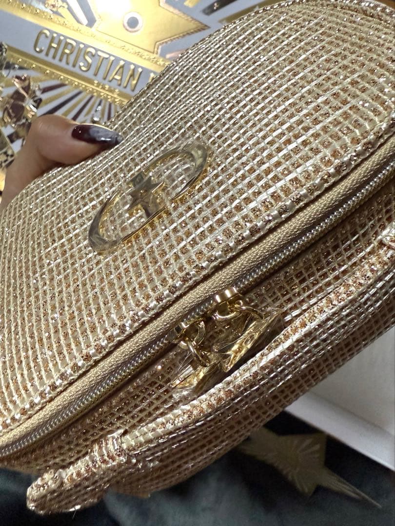 Dior スノーエッセンスホリデー2025