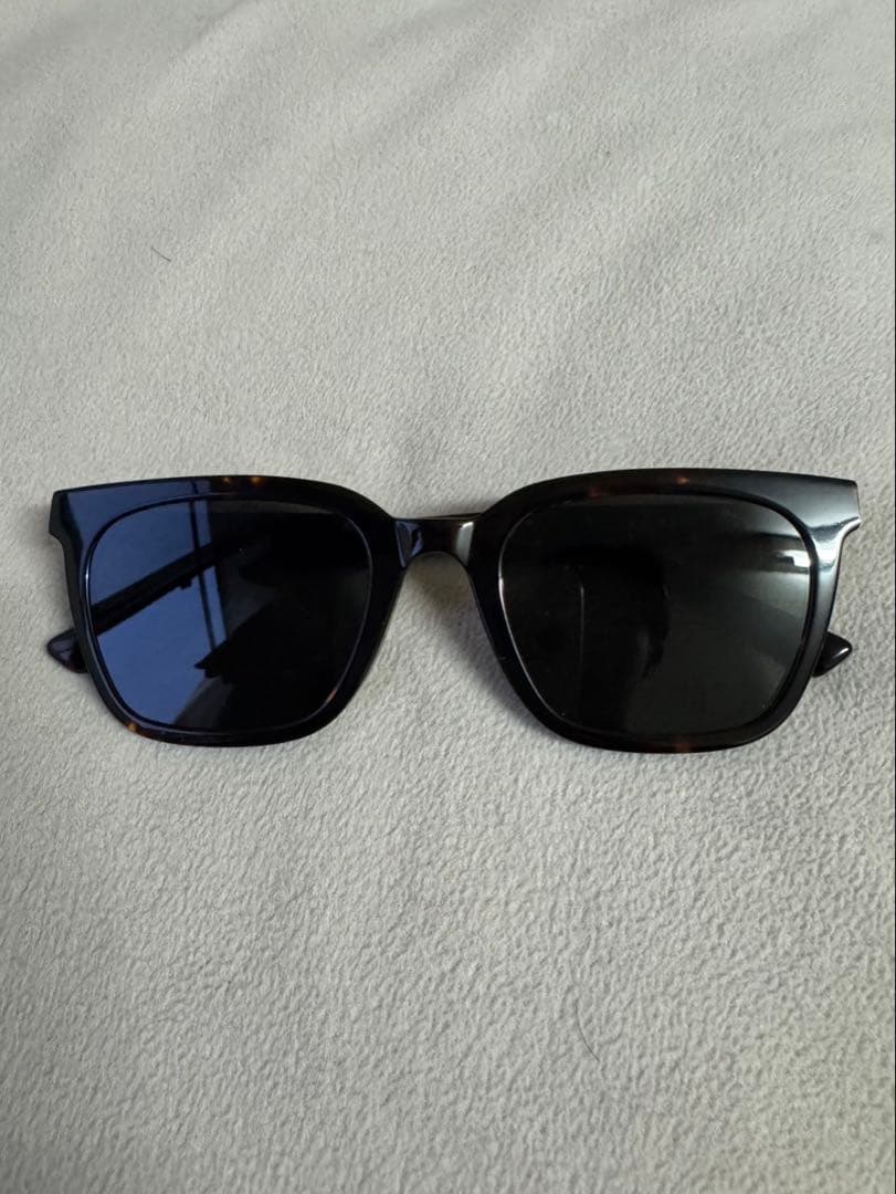 【GENTLE MONSTER】ヌメル T1 サングラス / ブラック フレーム