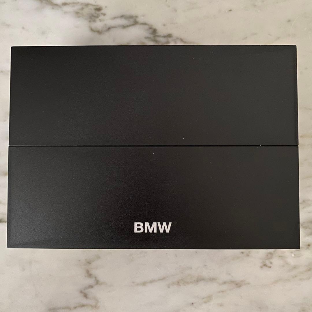  黒いボックス入りクラシックミニカー