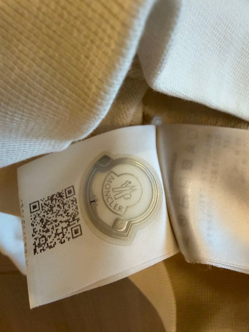 モンクレールのロゴパッチ付きコットンスウェットシャツ　ホワイト