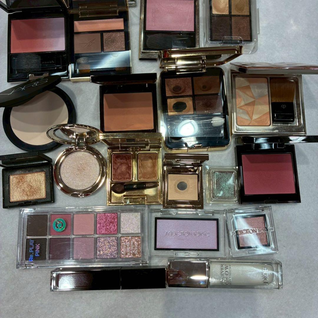 ♥デパコスまとめ!!　30点　アイシャドウ多め