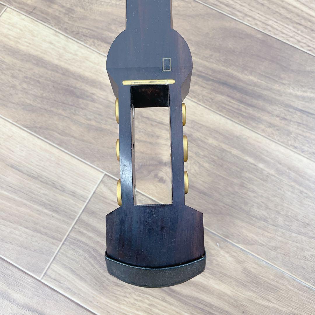 津軽三味線 金ほぞ 子持ち綾杉胴 トチ有 紅木 GP24 東さわり 犬皮 和楽器