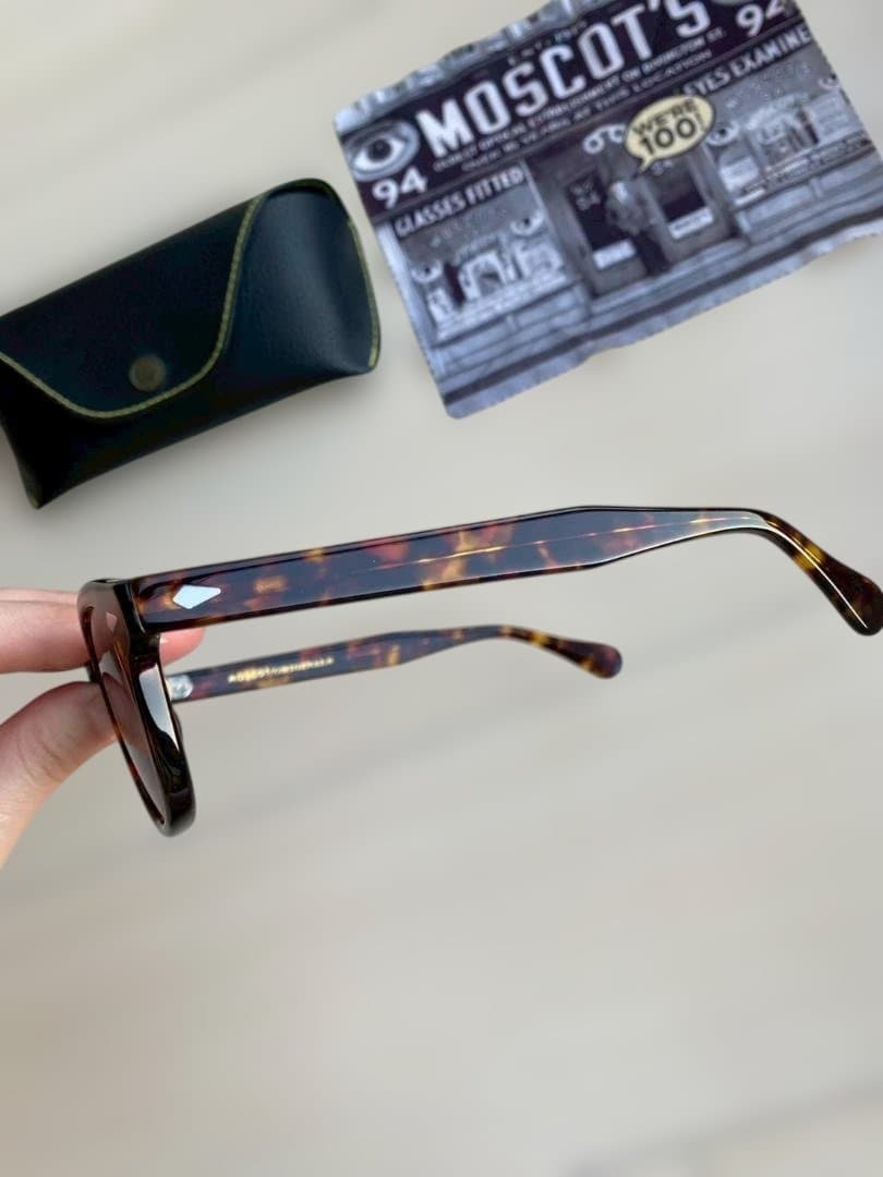 s*h様 MOSCOT ブラウン サングラス ケース付き46