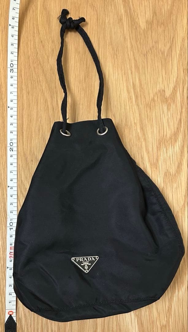 Prada ブラック 巾着ナイロンバッグ