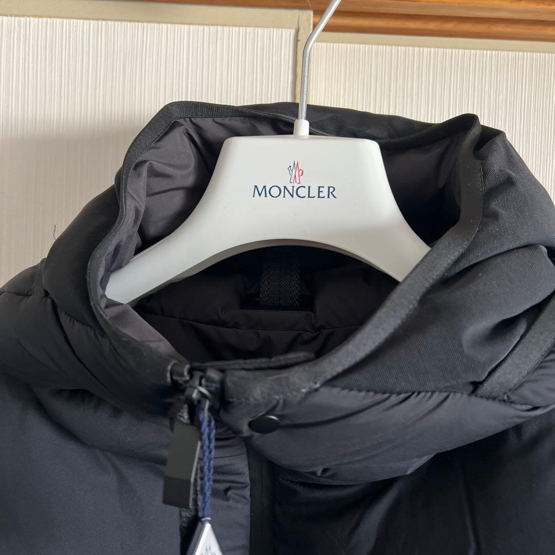 モンクレール(MONCLER)ダウンベストTAMEGAGIUBBOTTO TG1