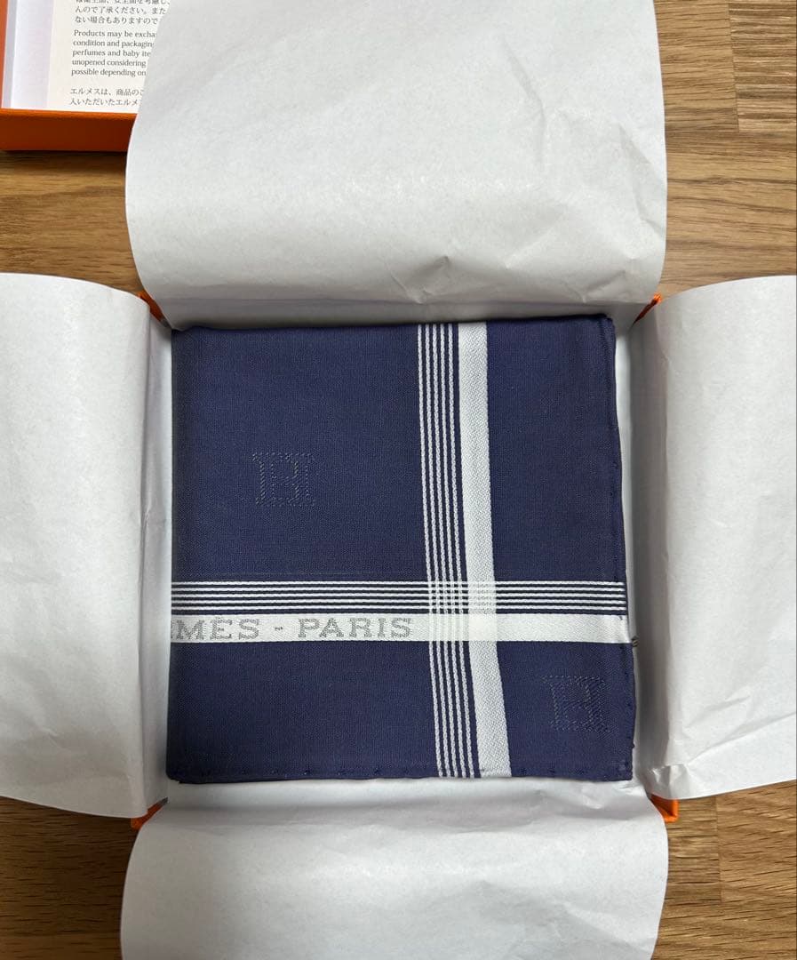 【未使用】エルメス ネイビー ストライプ ハンカチ　箱入り（リボンなし）