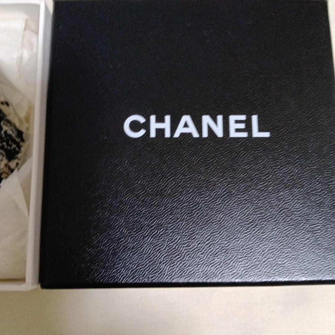 CHANEL ツイードコサージュ ブラック・ホワイト