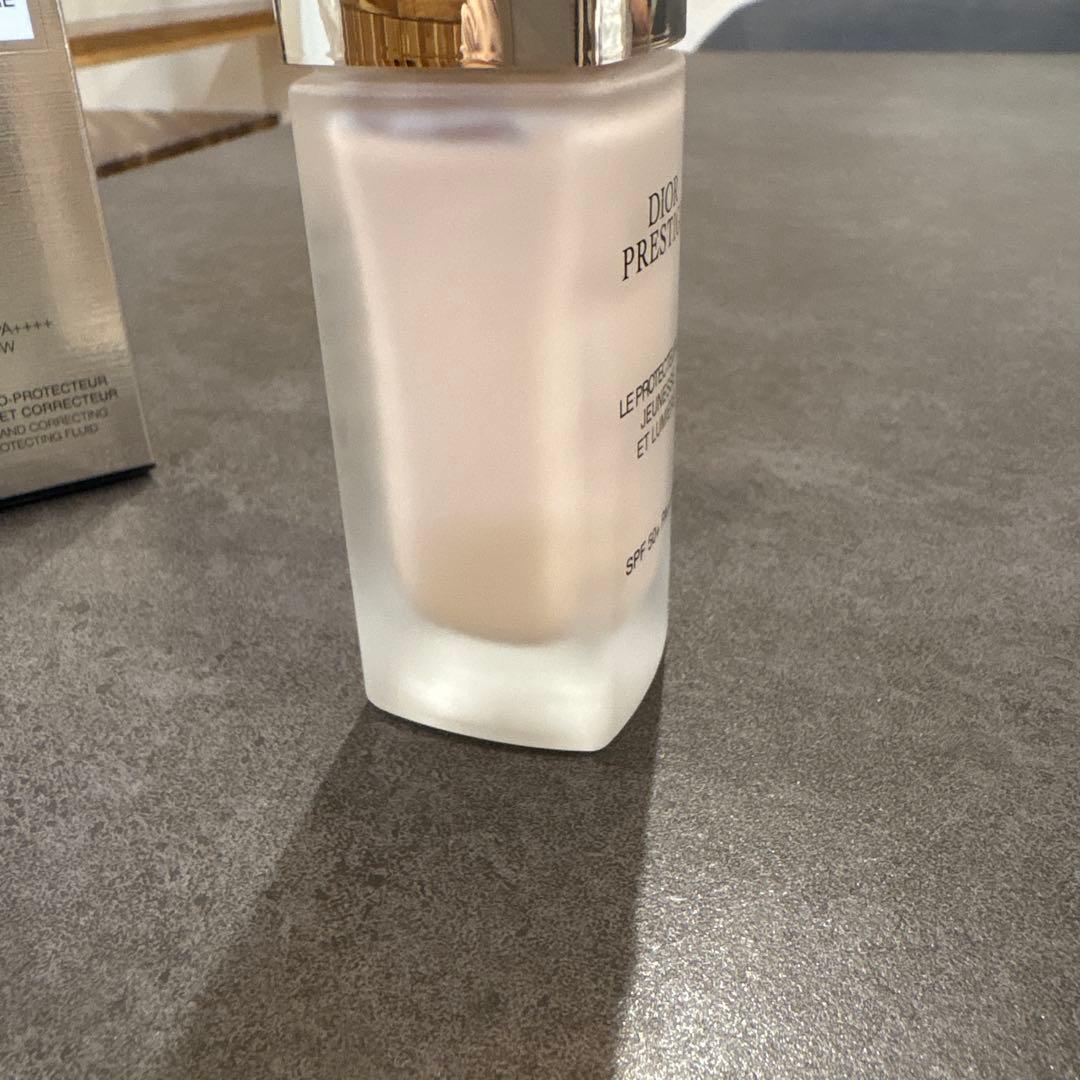 Dior プレステージ ホワイト ル プロテクターUV ルミエール シアーグロウ