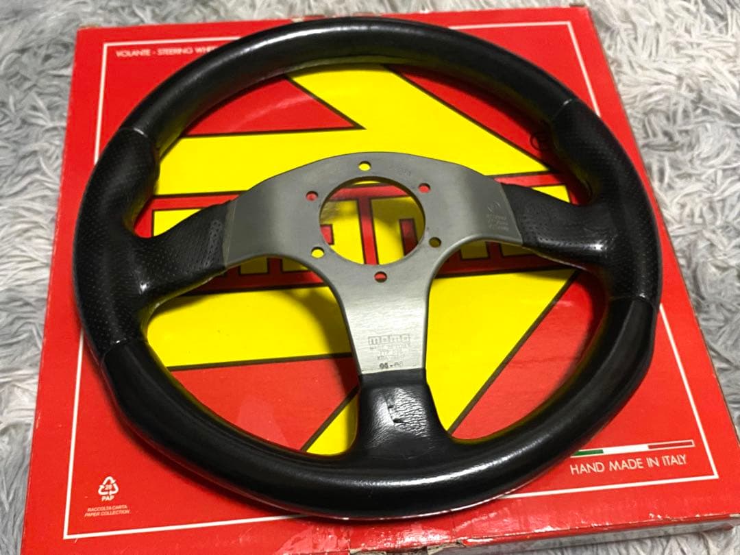 MOMO RACE ステアリング 32Φ 小径　即決大歓迎　即納◎