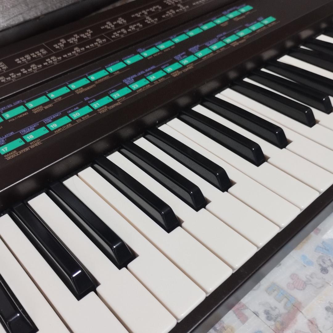 YAMAHA「 DX7 」 FM音源搭載デジタルシンセサイザー