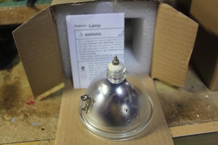 アウトラン2DX・レッツゴージャングル等のプロジェクターランプ(ランプ部分のみ）