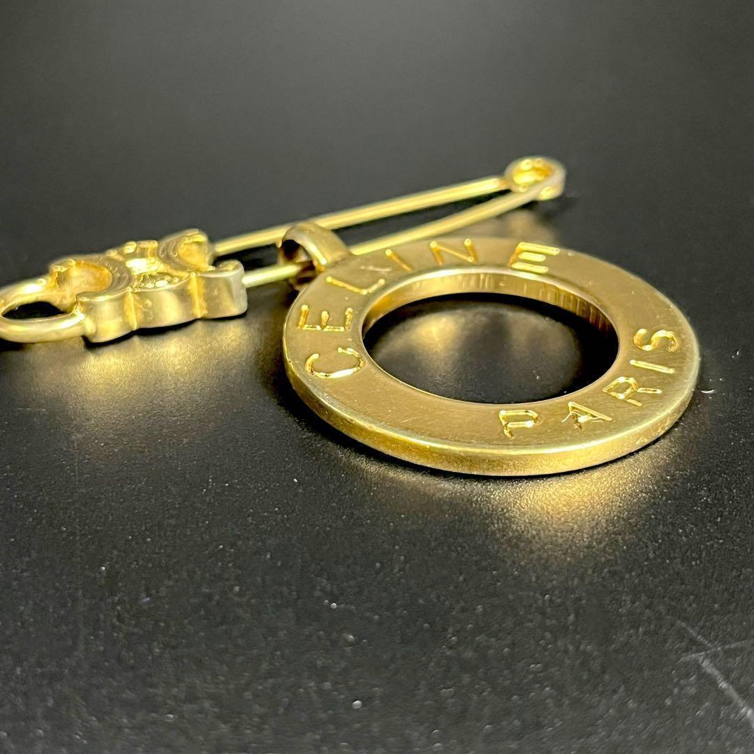 希少✨ CELINE　ブローチ　トリオンフ　サークルロゴ　刻印　ゴールド