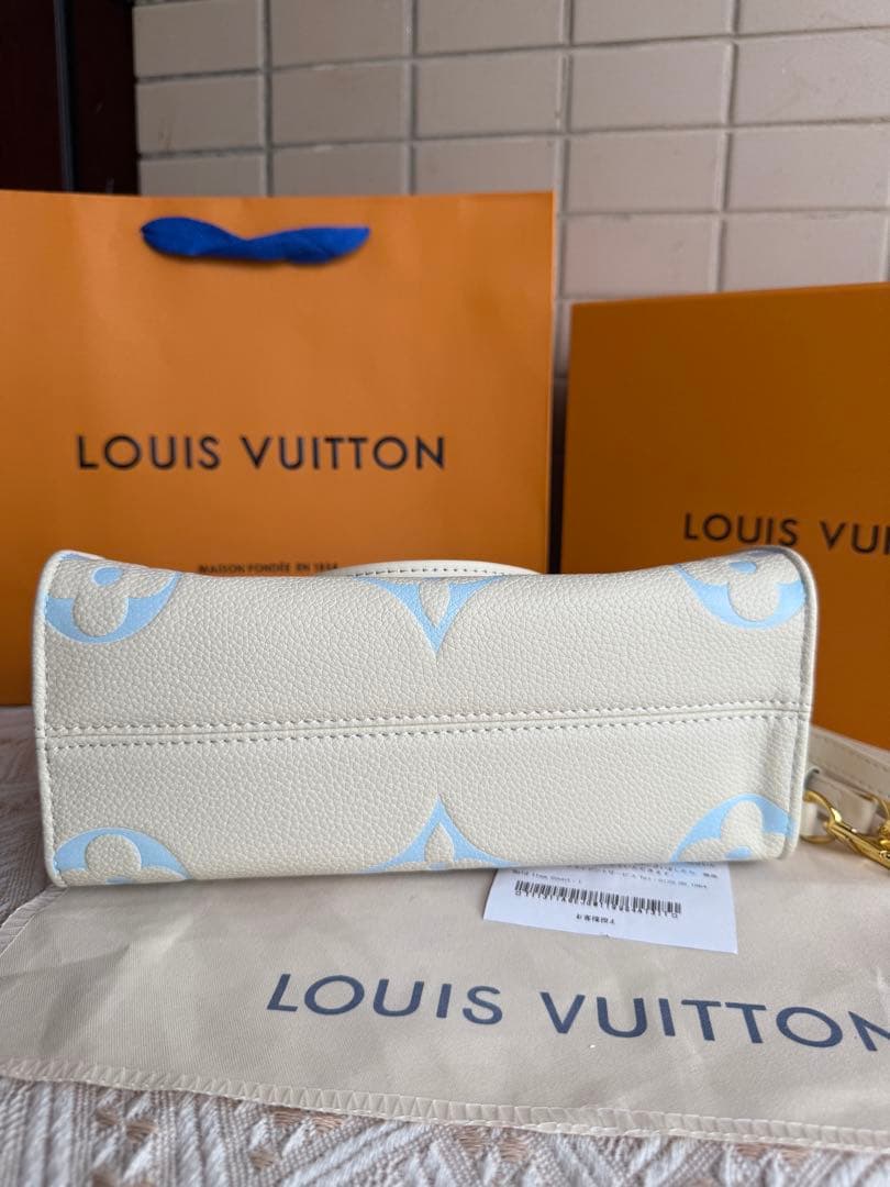 【実写画像】ショルダーバッグ ホワイト/ブルー