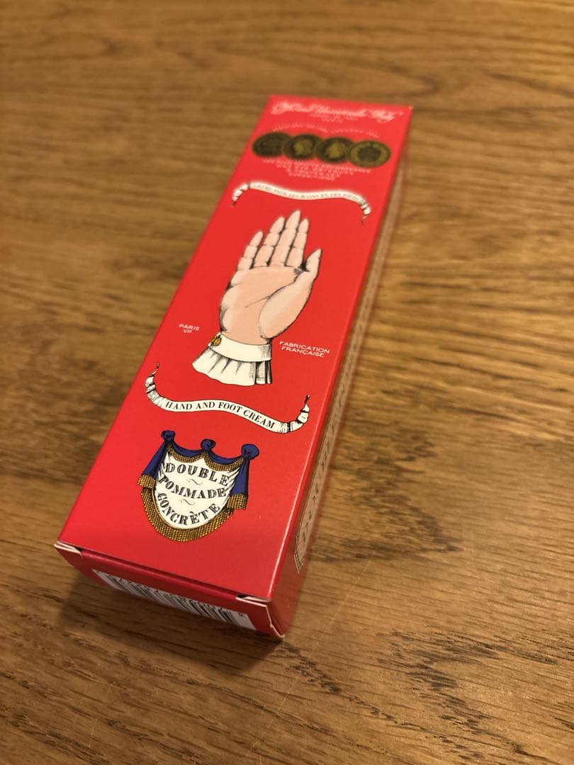 【人気の赤】ハンド＆フットクリーム オフィシーヌ・ユニヴェルセル・ビュリー