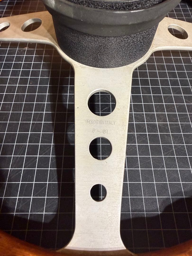 INDY ステアリングホイール ウッド　MOMO