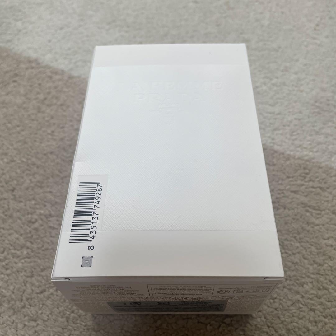 新品【未使用】^_^LA FEMME PRADA オードパルファム