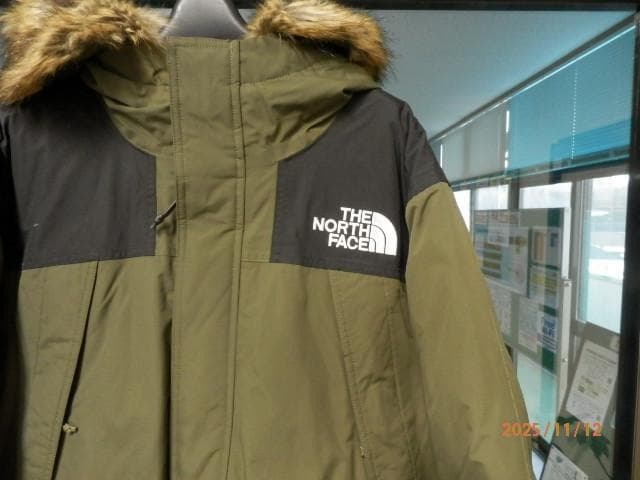 THE NORTH FACE ダウンジャケット フード付き オリーブ