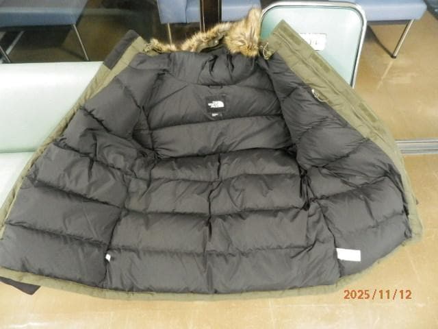 THE NORTH FACE ダウンジャケット フード付き オリーブ