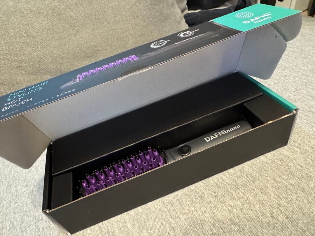 DAFNI nano ブラシ型ヘアアイロン 紫