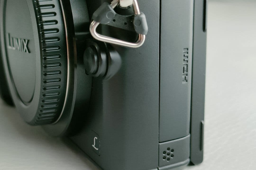 LUMIX GX7本体 バッテリー 充電器 ストラップ キャップ　オマケ有り